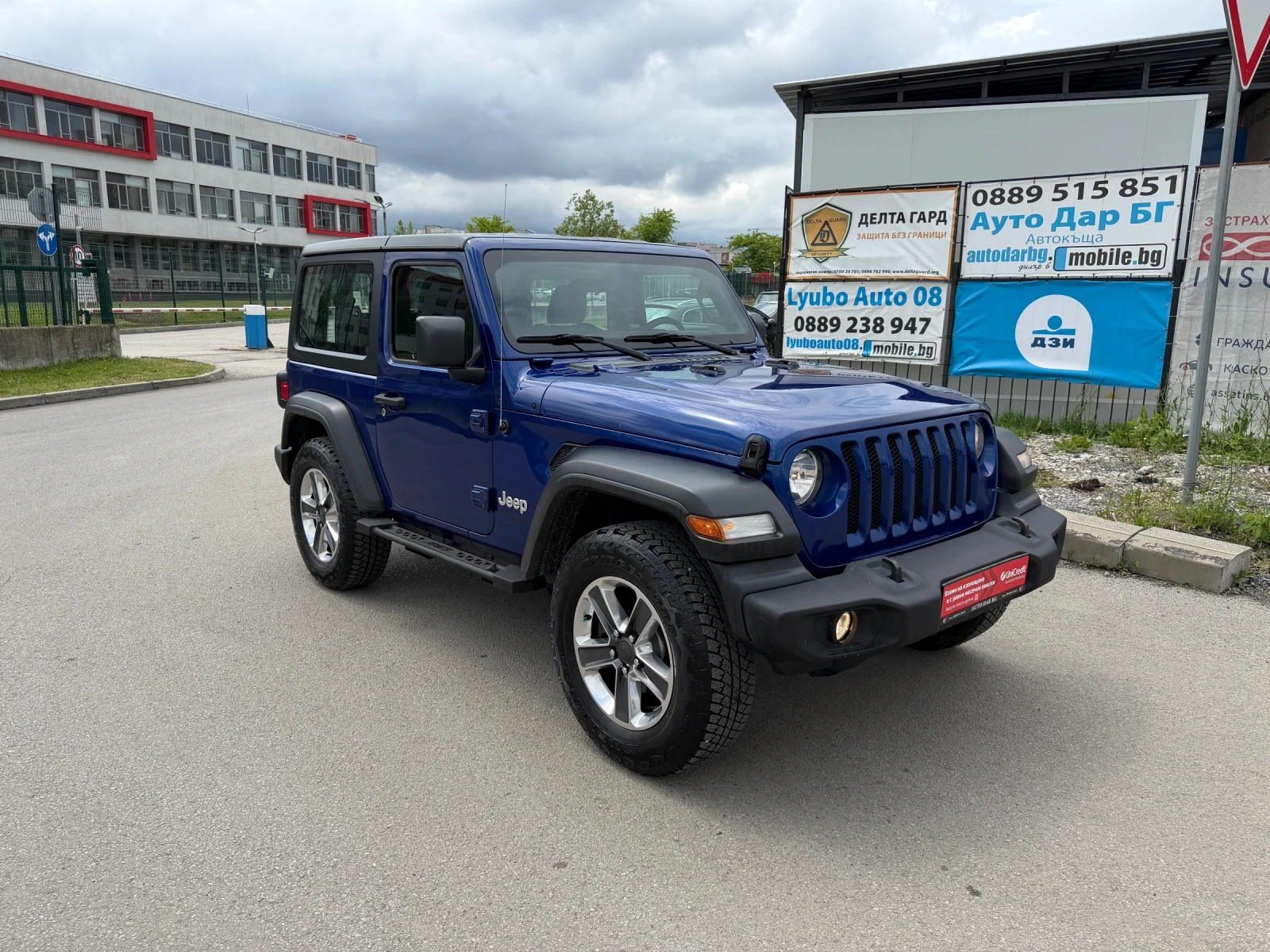 Jeep Wrangler 3.6 V6 Sport, снимка 2 - Автомобили и джипове - 54650664