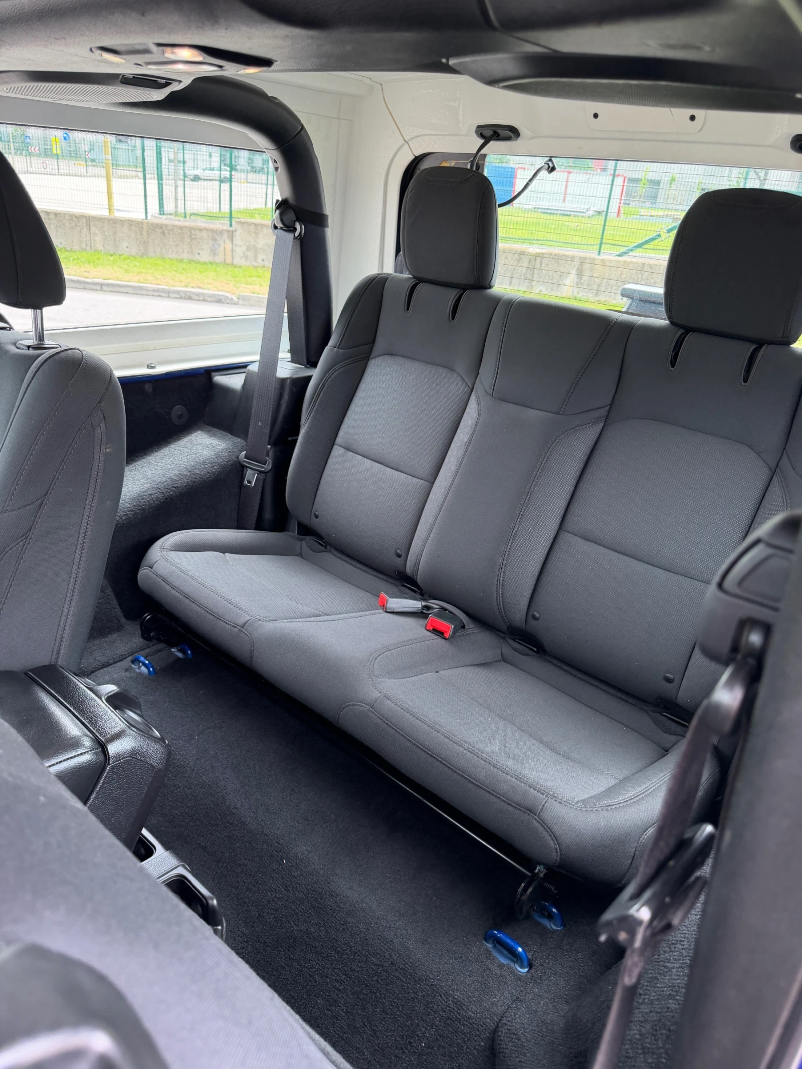 Jeep Wrangler 3.6 V6 Sport, снимка 15 - Автомобили и джипове - 54650664