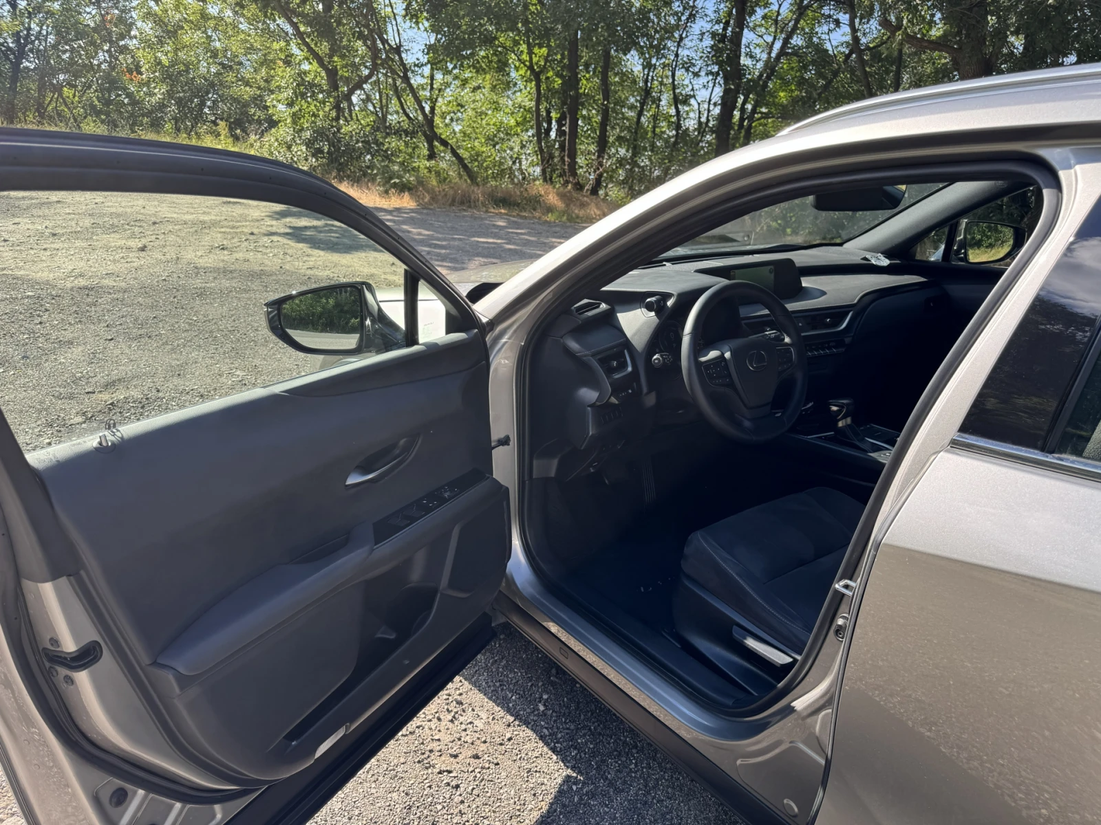 Lexus UX 250h Обслужен / Гаранционен, снимка 5 - Автомобили и джипове - 55236181