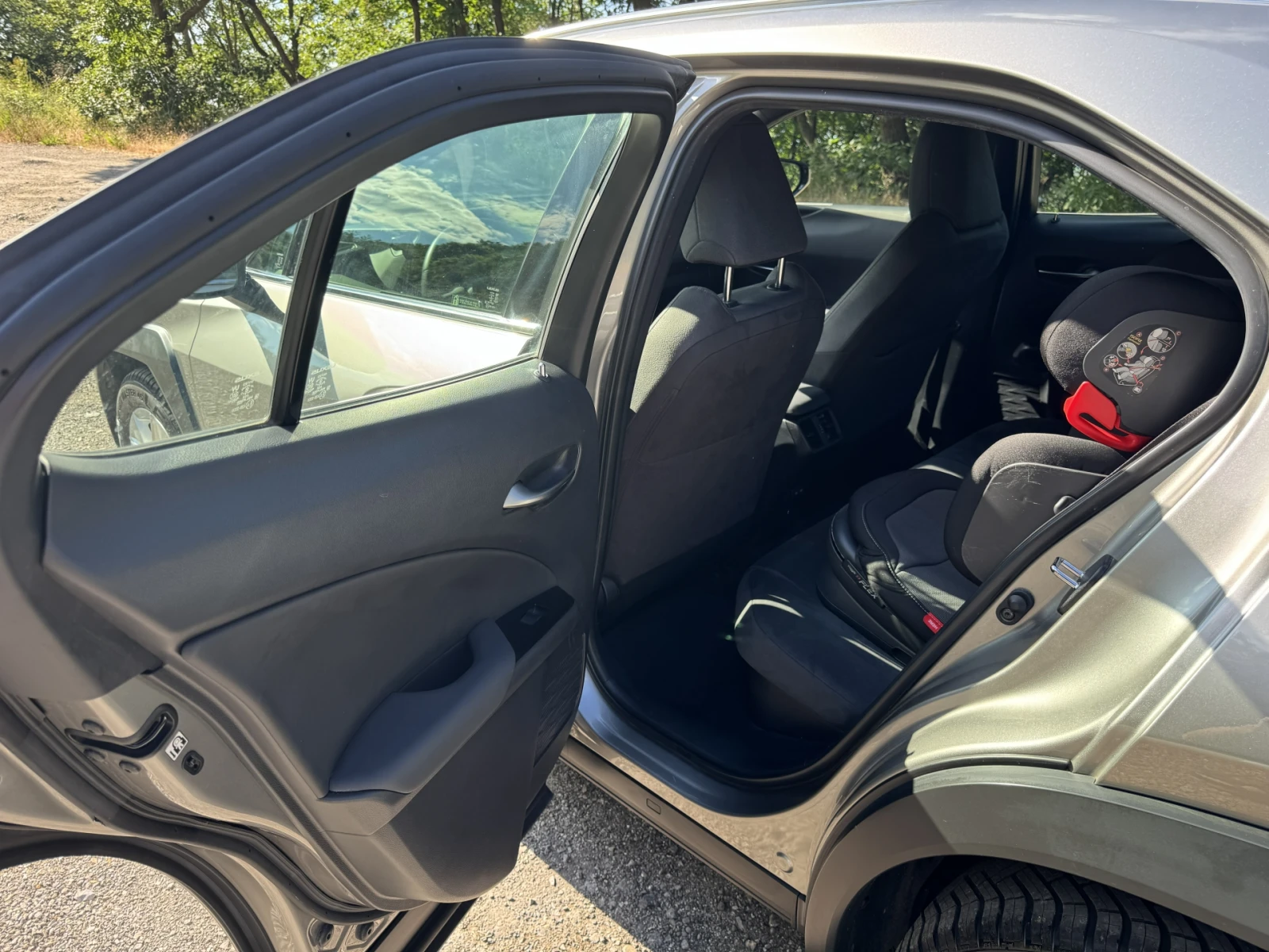 Lexus UX 250h Обслужен / Гаранционен, снимка 6 - Автомобили и джипове - 55236181