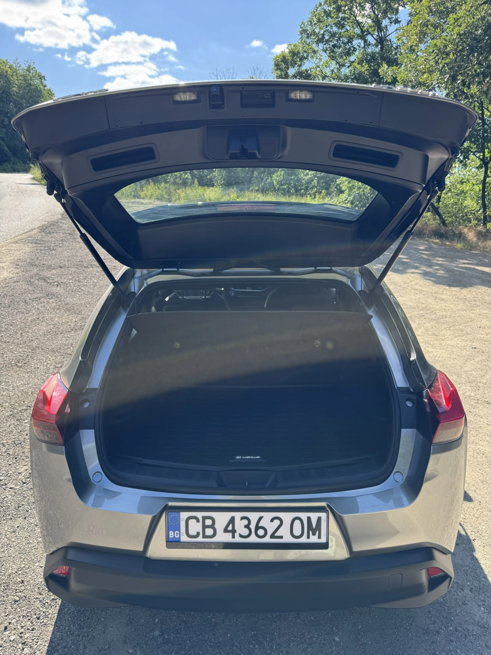 Lexus UX 250h Обслужен / Гаранционен, снимка 9 - Автомобили и джипове - 55236181