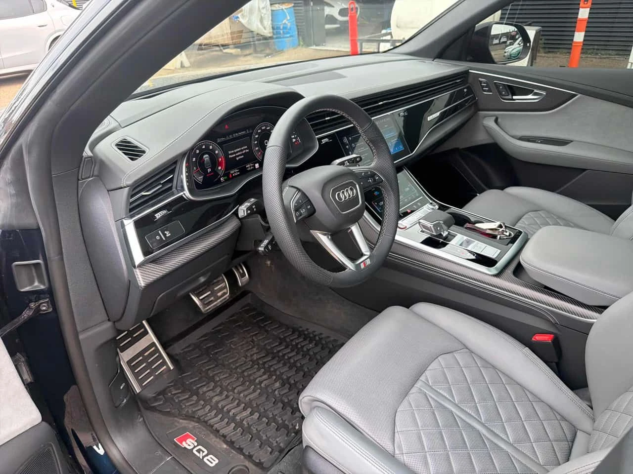 Audi SQ8  4.0 TFSI quattro / ЦЕНА ДО БЪЛГАРИЯ , снимка 7 - Автомобили и джипове - 55237250