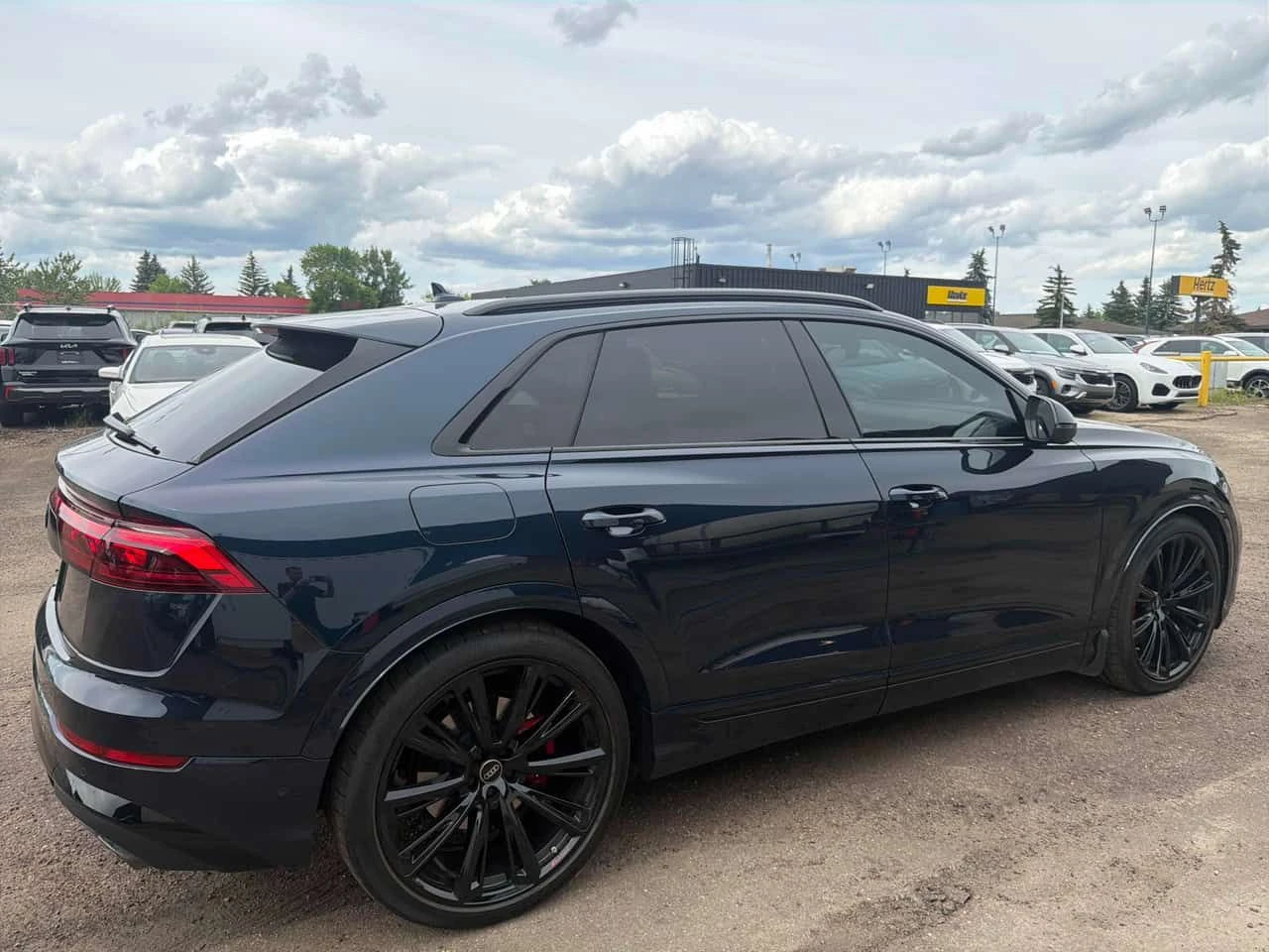 Audi SQ8  4.0 TFSI quattro / ЦЕНА ДО БЪЛГАРИЯ , снимка 3 - Автомобили и джипове - 55237250