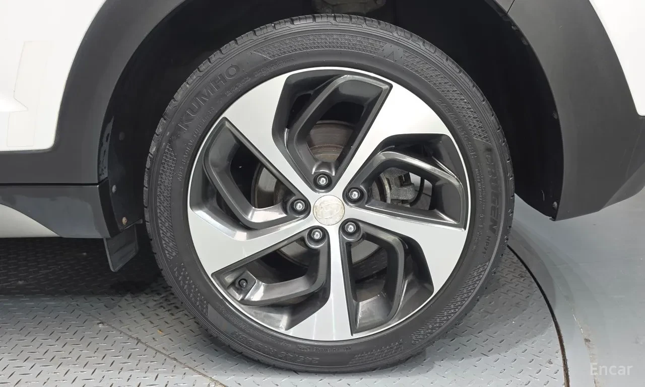 Hyundai Tucson Подгрев * Нави, снимка 12 - Автомобили и джипове - 56004346