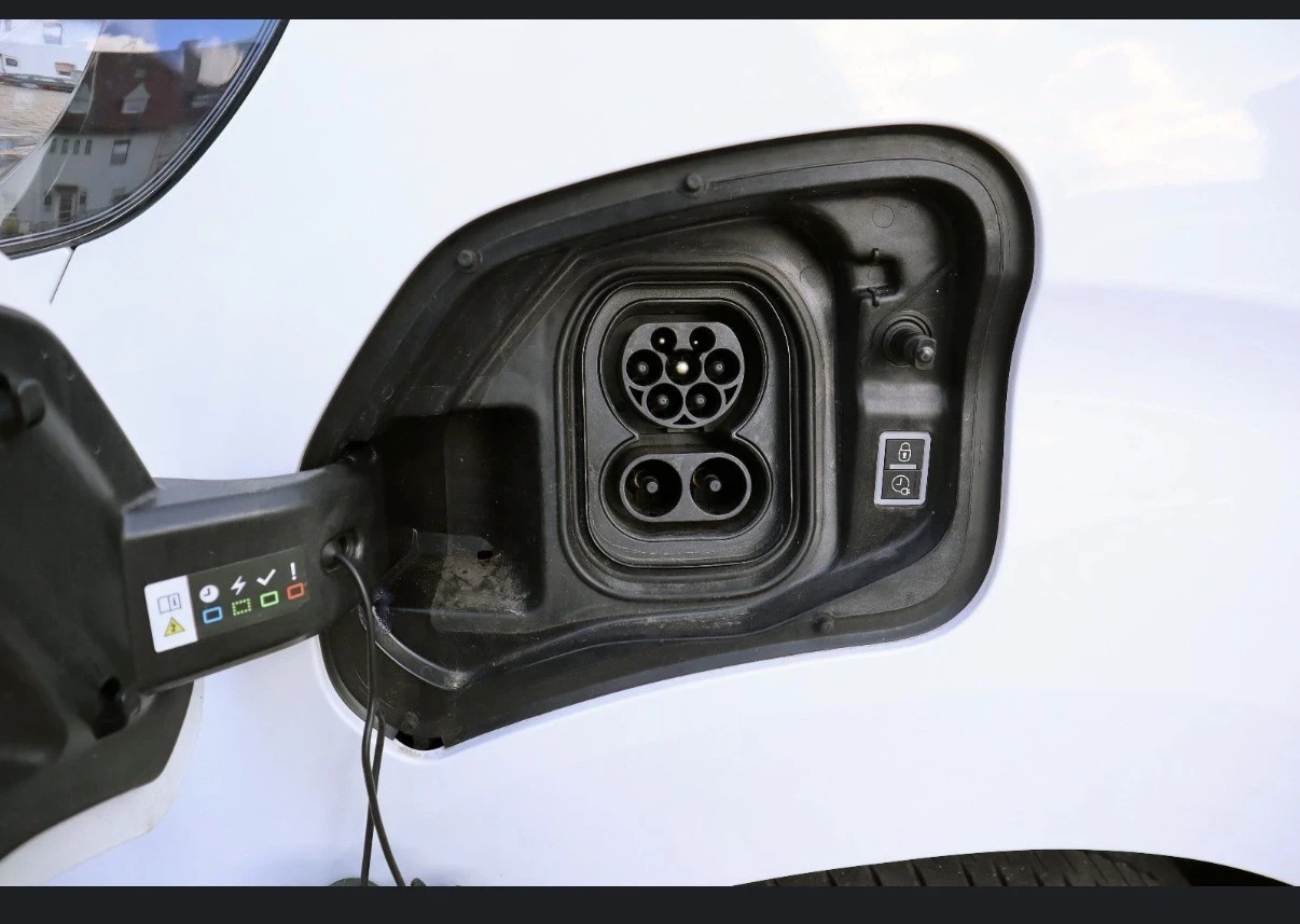 Peugeot Expert 50KW* L2* NAVI* CAMERA, снимка 13 - Бусове и автобуси - 54259123