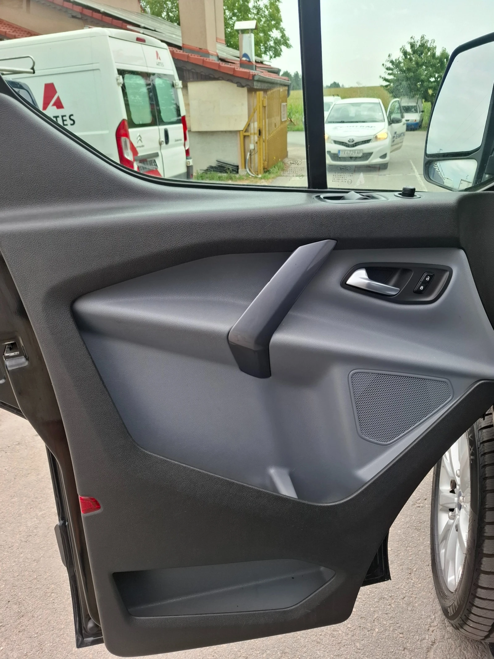 Ford Transit Custom 2.2TDCI 6мес. Камера Автопилот Кожа, снимка 7 - Бусове и автобуси - 55349126