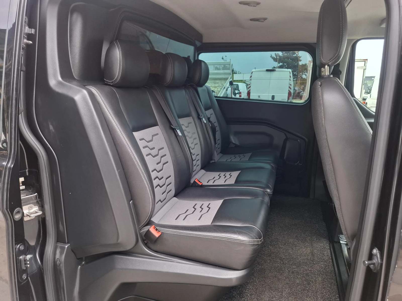 Ford Transit Custom 2.2TDCI 6мес. Камера Автопилот Кожа, снимка 9 - Бусове и автобуси - 55349126