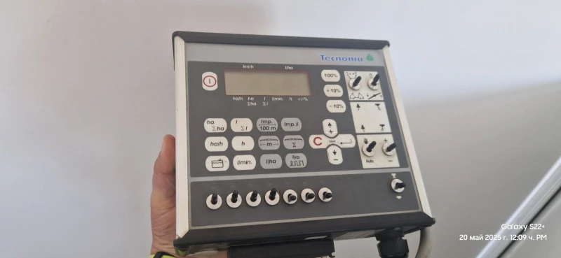 Пръскачка Tecnoma Galaxy 3024, снимка 10 - Селскостопанска техника - 50361698