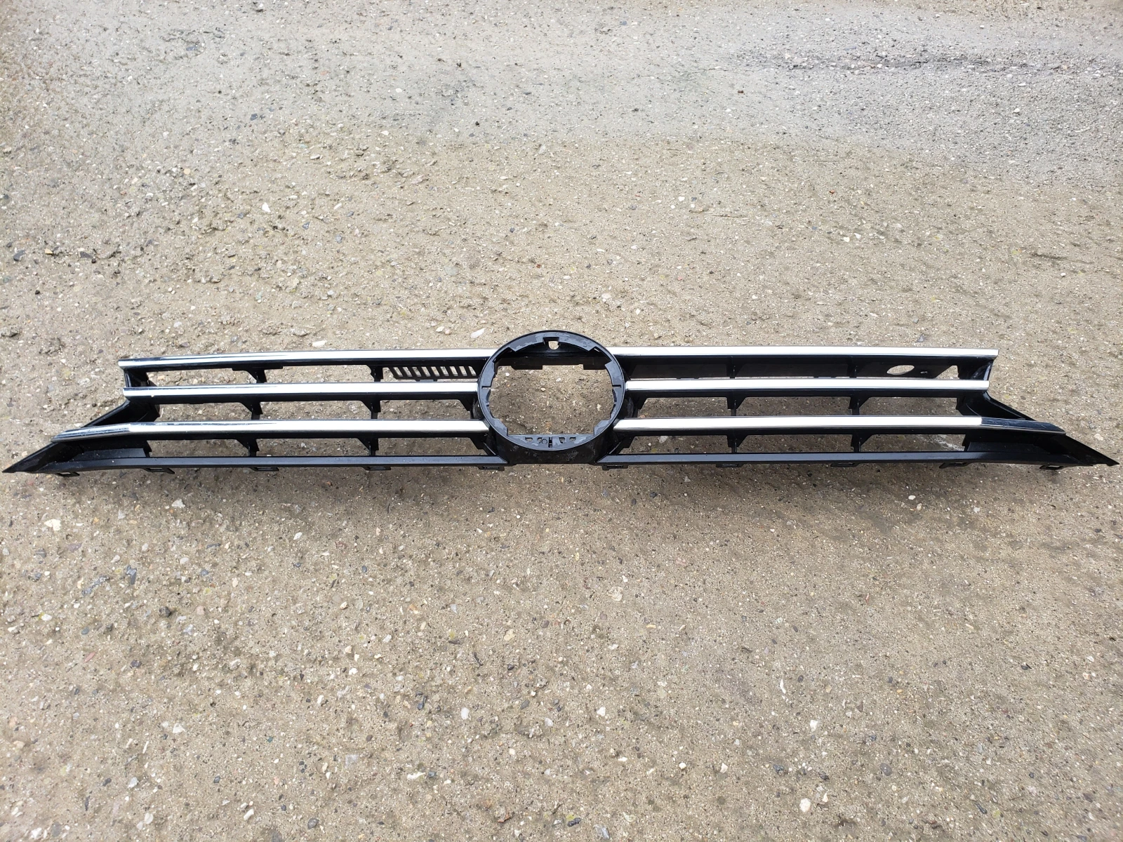 ОРИГИНАЛНА РЕШЕТКА ЗА VW TOURAN 3 след 2015г....5TA853653B...., снимка 4 - Части - 54054262