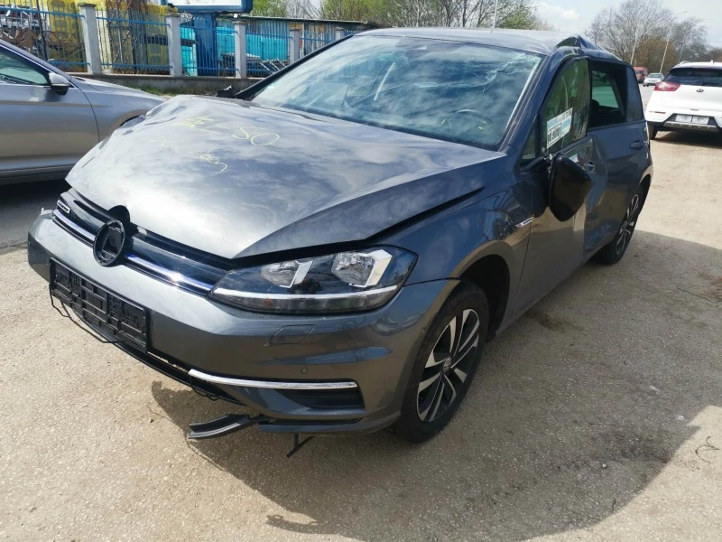 VW Golf 1.5 TSI BlueMotion, снимка 3 - Автомобили и джипове - 40139490