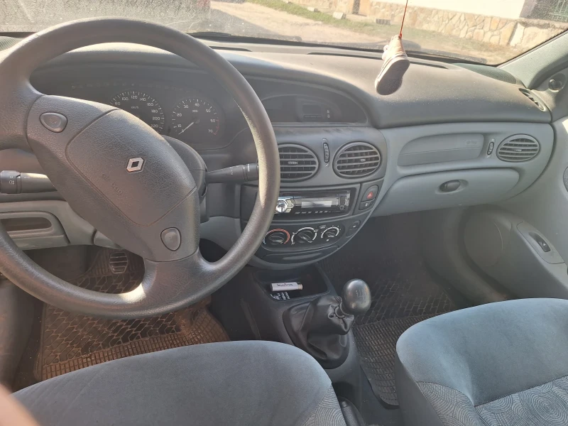 Renault Megane, снимка 5 - Автомобили и джипове - 47735127