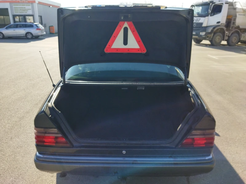 Mercedes-Benz E 300 D, снимка 7 - Автомобили и джипове - 48400280