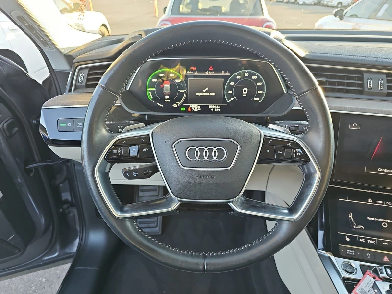 Audi E-Tron QUATTRO* PANO* DIGITAL* LANE ASSIST* 360* , снимка 11 - Автомобили и джипове - 48919066