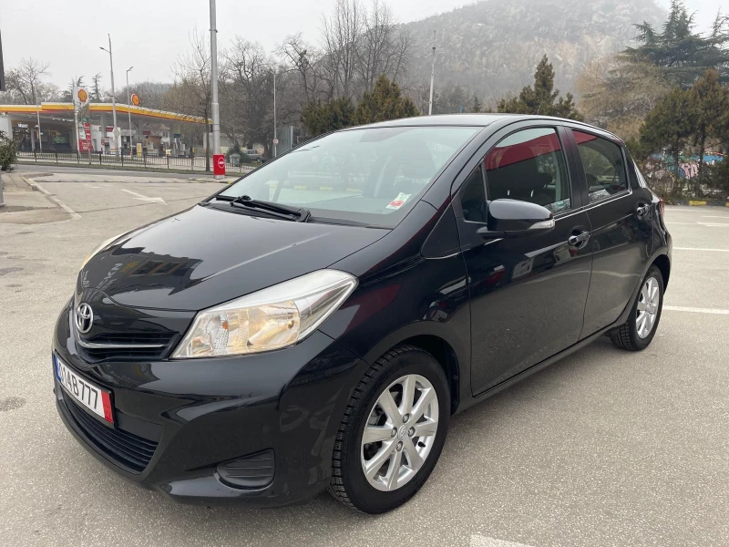 Toyota Yaris, снимка 10 - Автомобили и джипове - 49323527