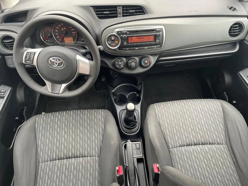 Toyota Yaris, снимка 7 - Автомобили и джипове - 49323527