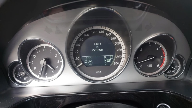 Mercedes-Benz E 350 cdi 231 k.c, снимка 7 - Автомобили и джипове - 49365174