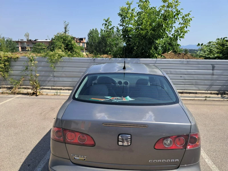 Seat Cordoba, снимка 2 - Автомобили и джипове - 52108898