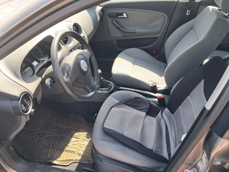 Seat Cordoba, снимка 5 - Автомобили и джипове - 52108898