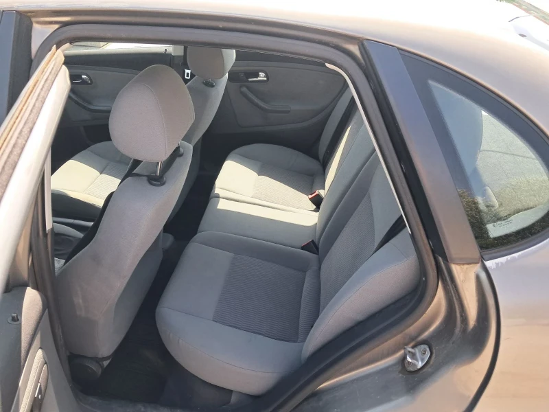 Seat Cordoba, снимка 7 - Автомобили и джипове - 52108898