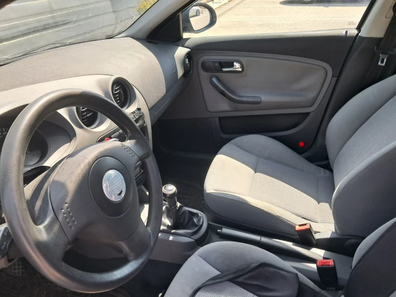 Seat Cordoba, снимка 6 - Автомобили и джипове - 52108898