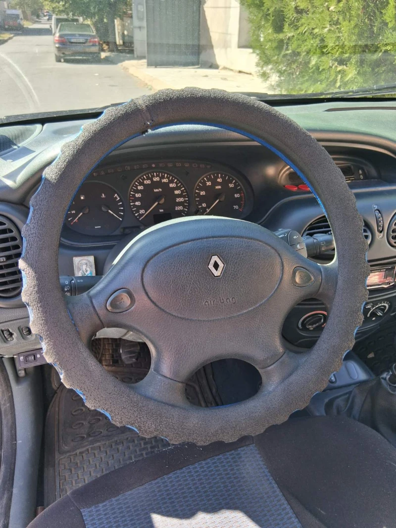 Renault Megane газ и бензин, снимка 3 - Автомобили и джипове - 52221686