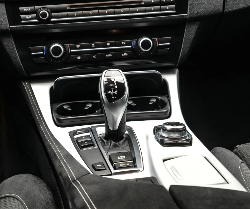 BMW 528 M-Sport , снимка 7 - Автомобили и джипове - 52721609