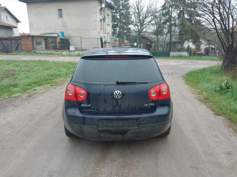 VW Golf 1.9 TDI, снимка 4 - Автомобили и джипове - 47236404