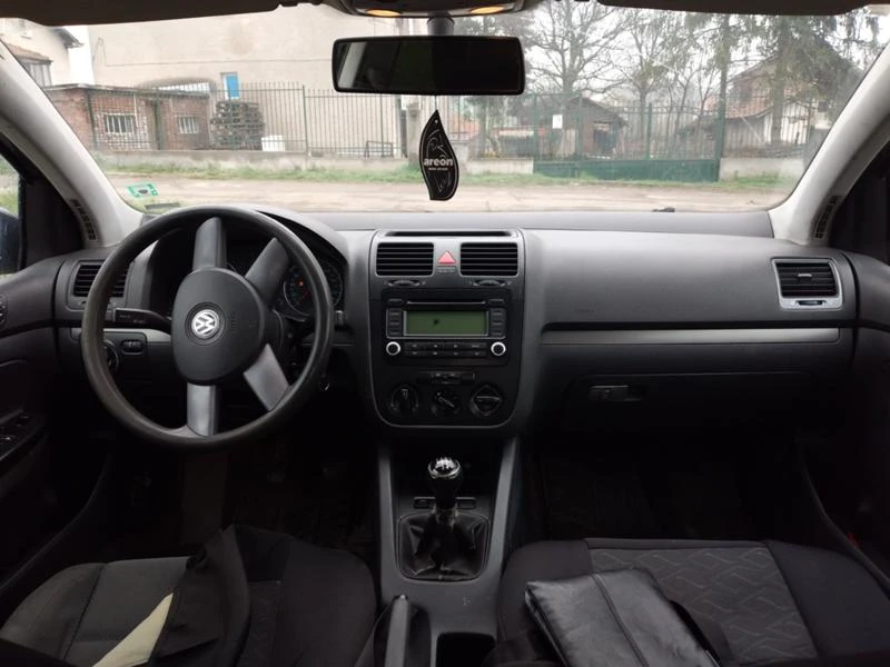 VW Golf 1.9 TDI, снимка 5 - Автомобили и джипове - 47236404