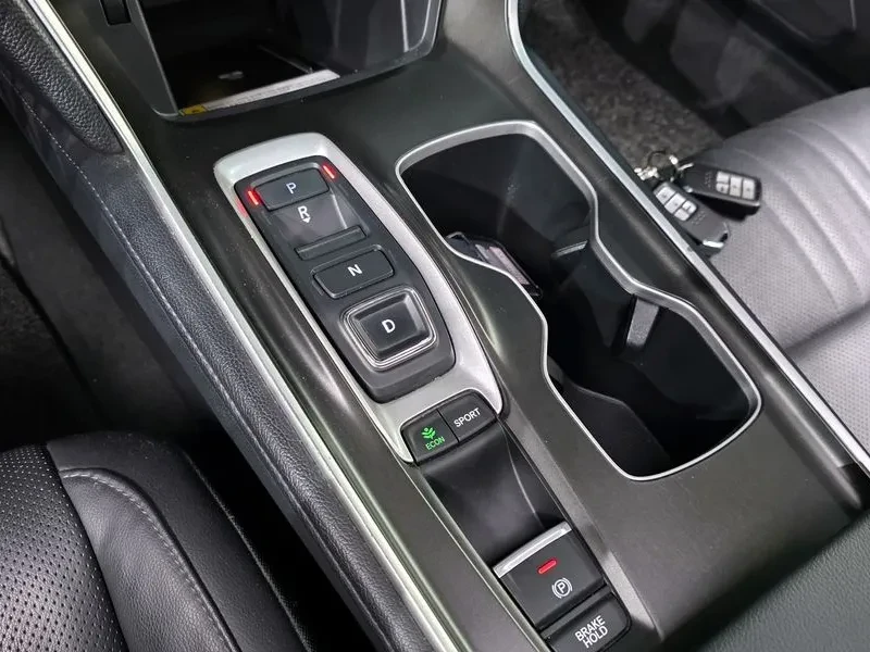 Honda Accord 2.0 Turbo Sports, снимка 9 - Автомобили и джипове - 55921972