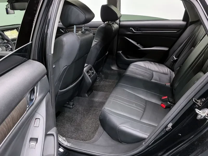 Honda Accord 2.0 Turbo Sports, снимка 12 - Автомобили и джипове - 55921972