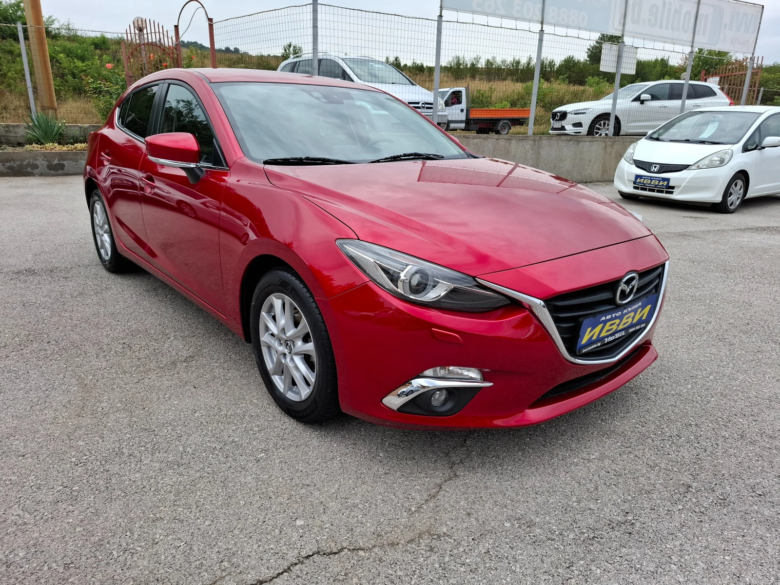 Mazda 3 1.5i SKYACTIV  - изображение 2