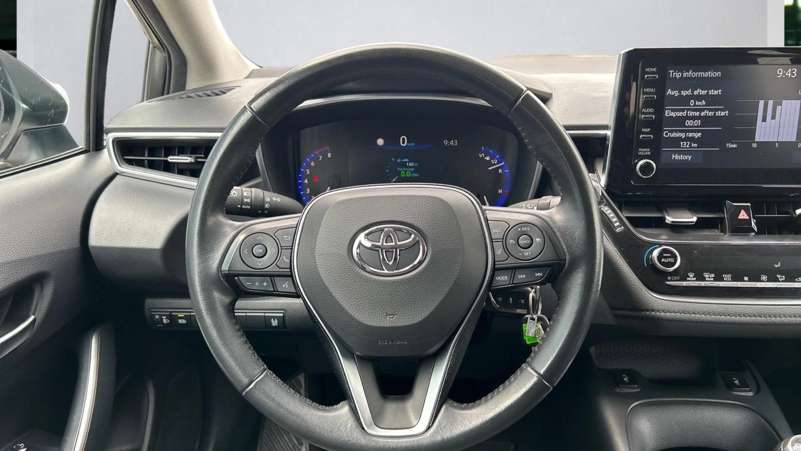 Toyota Corolla 1. 5i  Executive, Месечна вноска от 307 лв. - изображение 9