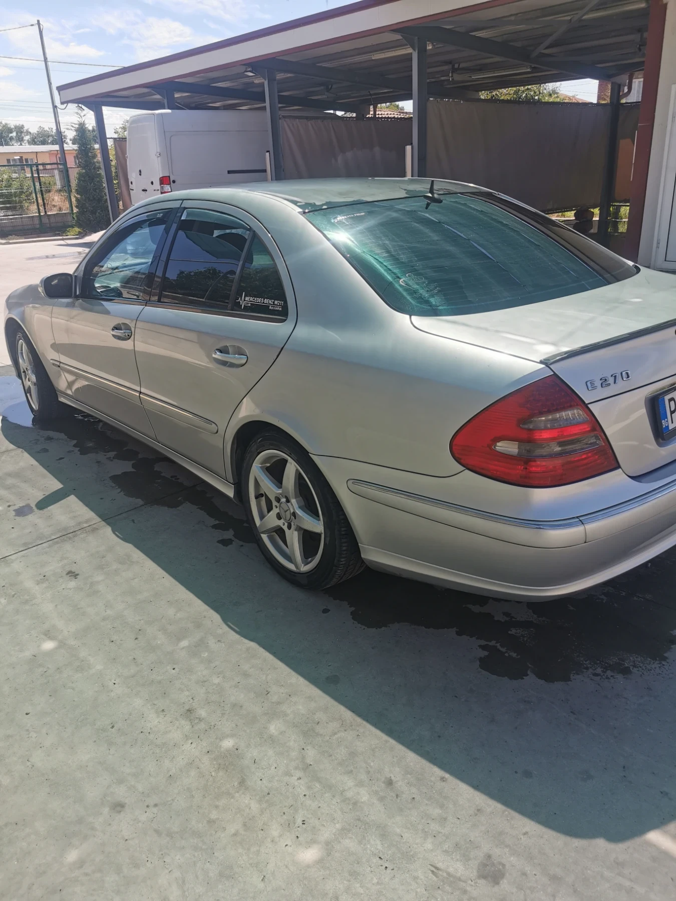 Mercedes-Benz E 270  - изображение 6