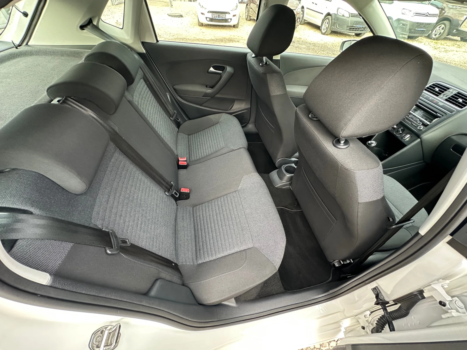 VW Polo BENZIN* FACE* R-LINE*  - изображение 9