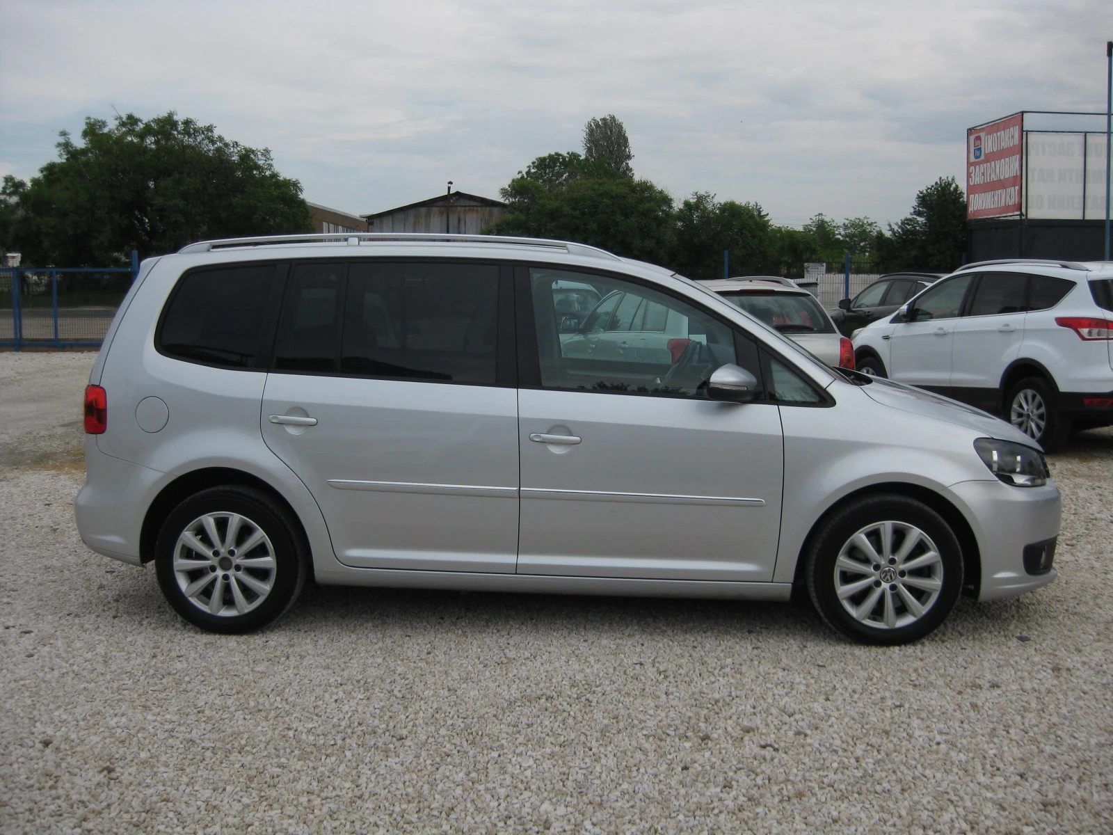 VW Touran 2, 0 TDI  140 к.с. - изображение 4