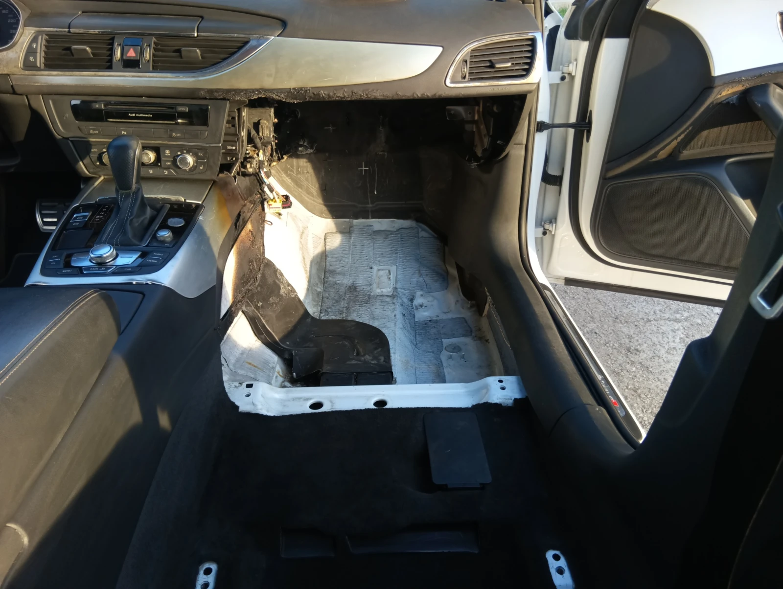 Audi A6, снимка 13 - Автомобили и джипове - 54312261