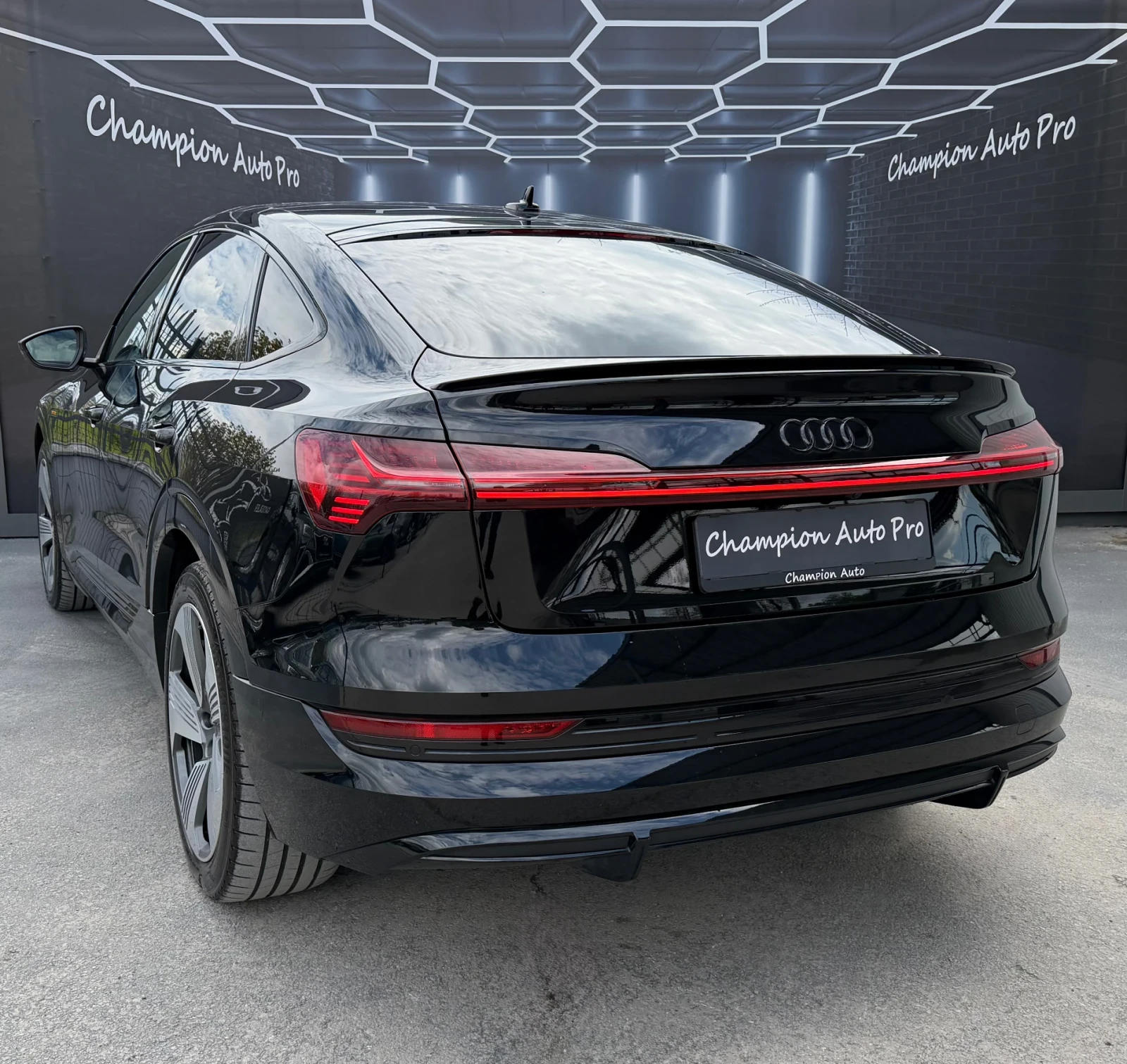 Audi E-Tron S-Line HUD/KAM360/B&O, снимка 4 - Автомобили и джипове - 54386749