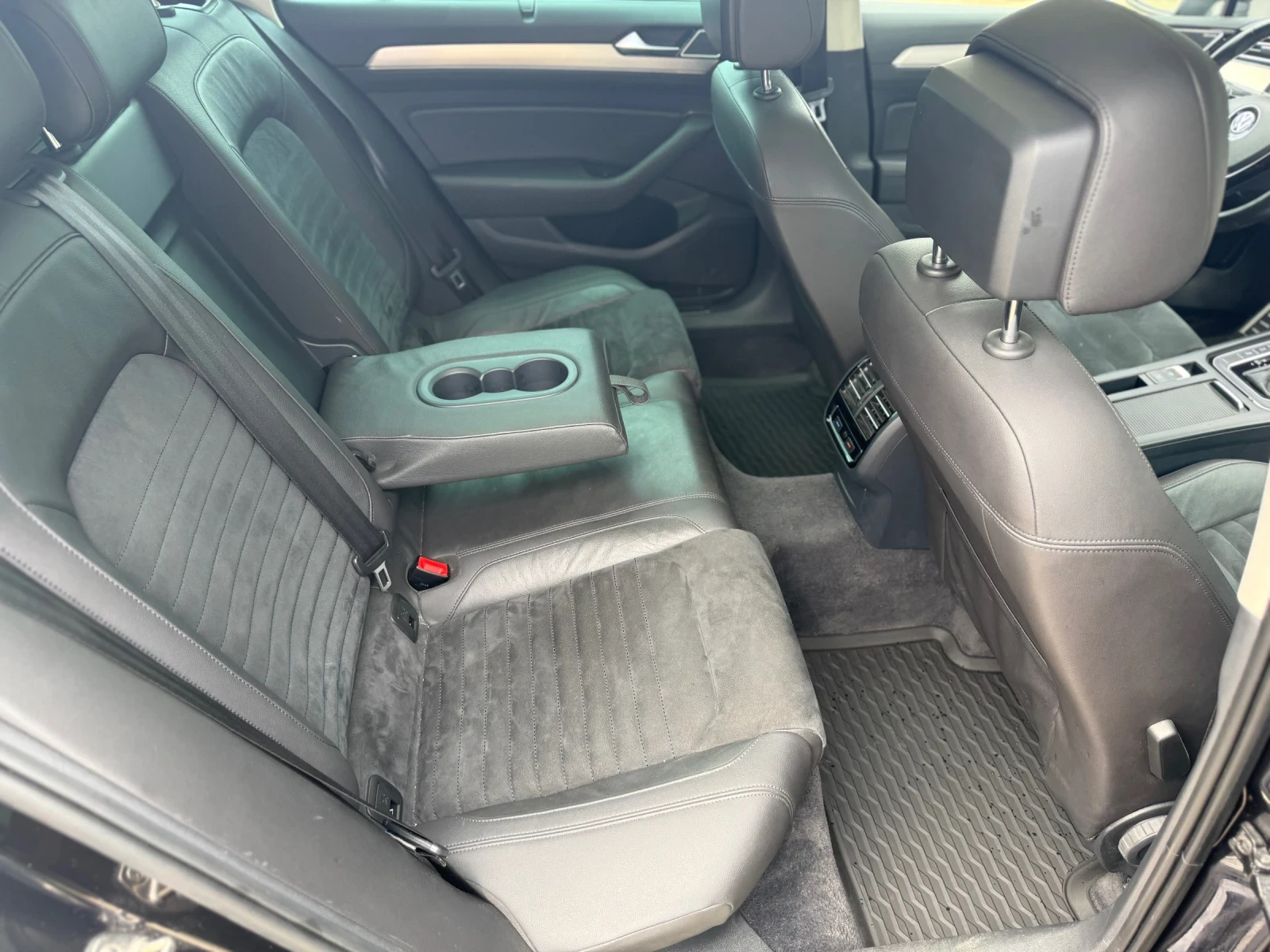 VW Passat DIGITAL 360 CAM DINAYDIO MATRIX 4-MOTION, снимка 15 - Автомобили и джипове - 54563514