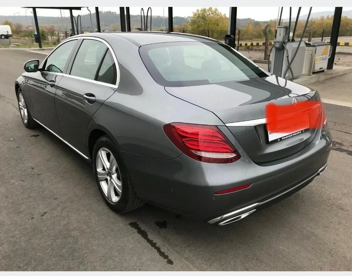 Mercedes-Benz E 220, снимка 4 - Автомобили и джипове - 54593921