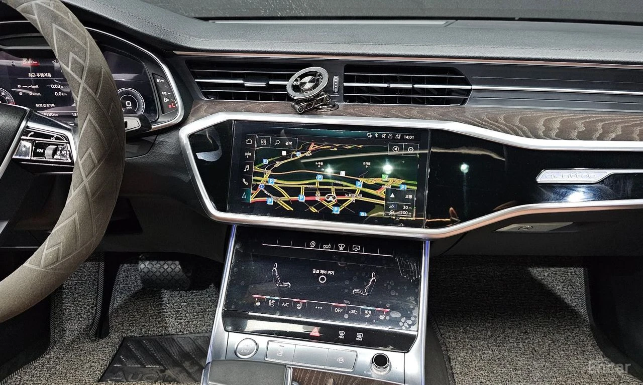 Audi A6 45 TFSI Quattro* DISTRONIC* HEAD-UP* 360 CAM* HUD*, снимка 12 - Автомобили и джипове - 54639434