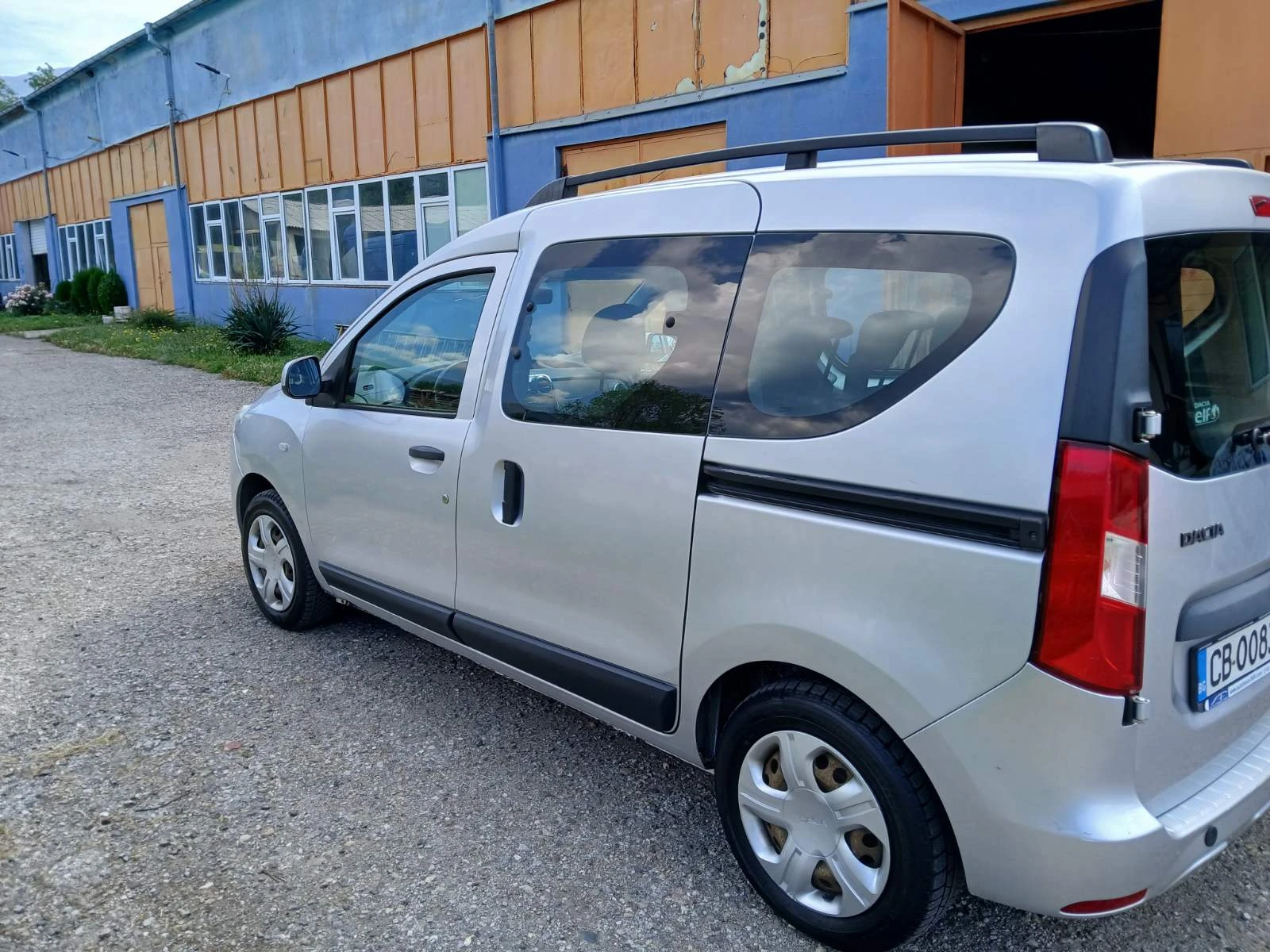 Dacia Dokker, снимка 4 - Автомобили и джипове - 55310962