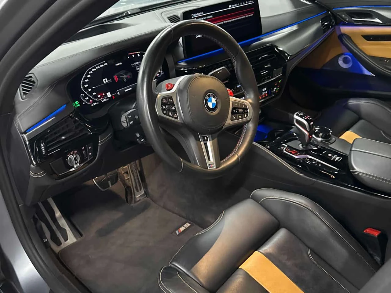 BMW M5 Competition xDrive | CARFAX | АВТОКРЕДИТ , снимка 7 - Автомобили и джипове - 55500407