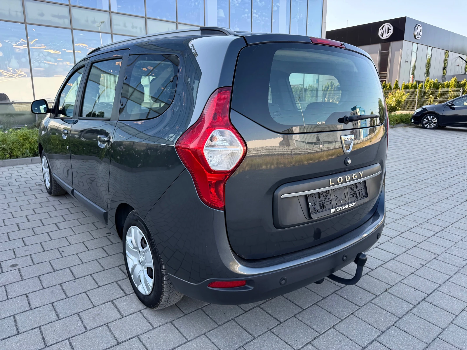 Dacia Lodgy 1.6-ГАЗ-BRC-7МЕСТА-НАВИГАЦИЯ-ПОДГРЕВ-ПАРКТРОНИК, снимка 7 - Автомобили и джипове - 55639152