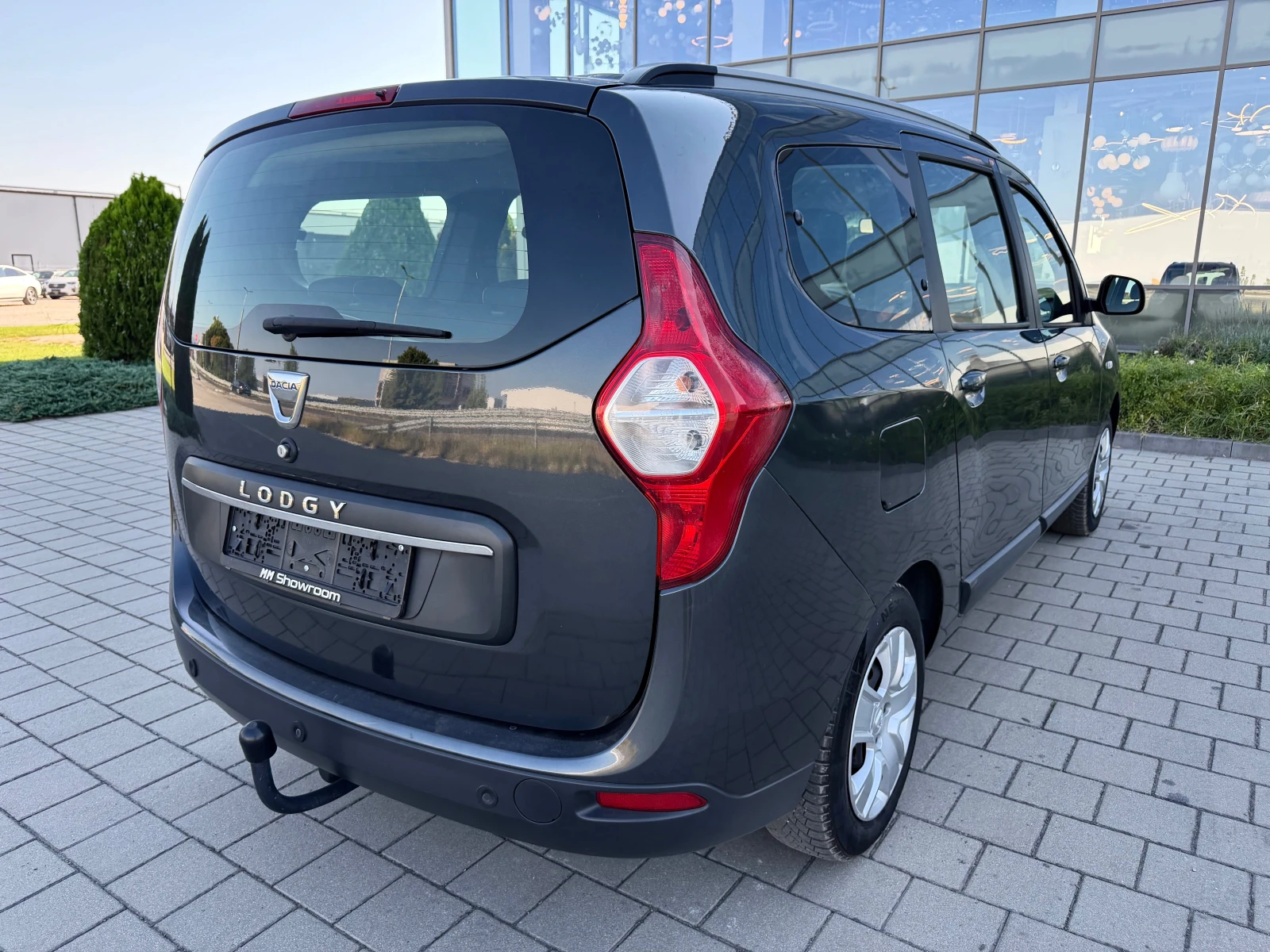 Dacia Lodgy 1.6-ГАЗ-BRC-7МЕСТА-НАВИГАЦИЯ-ПОДГРЕВ-ПАРКТРОНИК, снимка 5 - Автомобили и джипове - 55639152