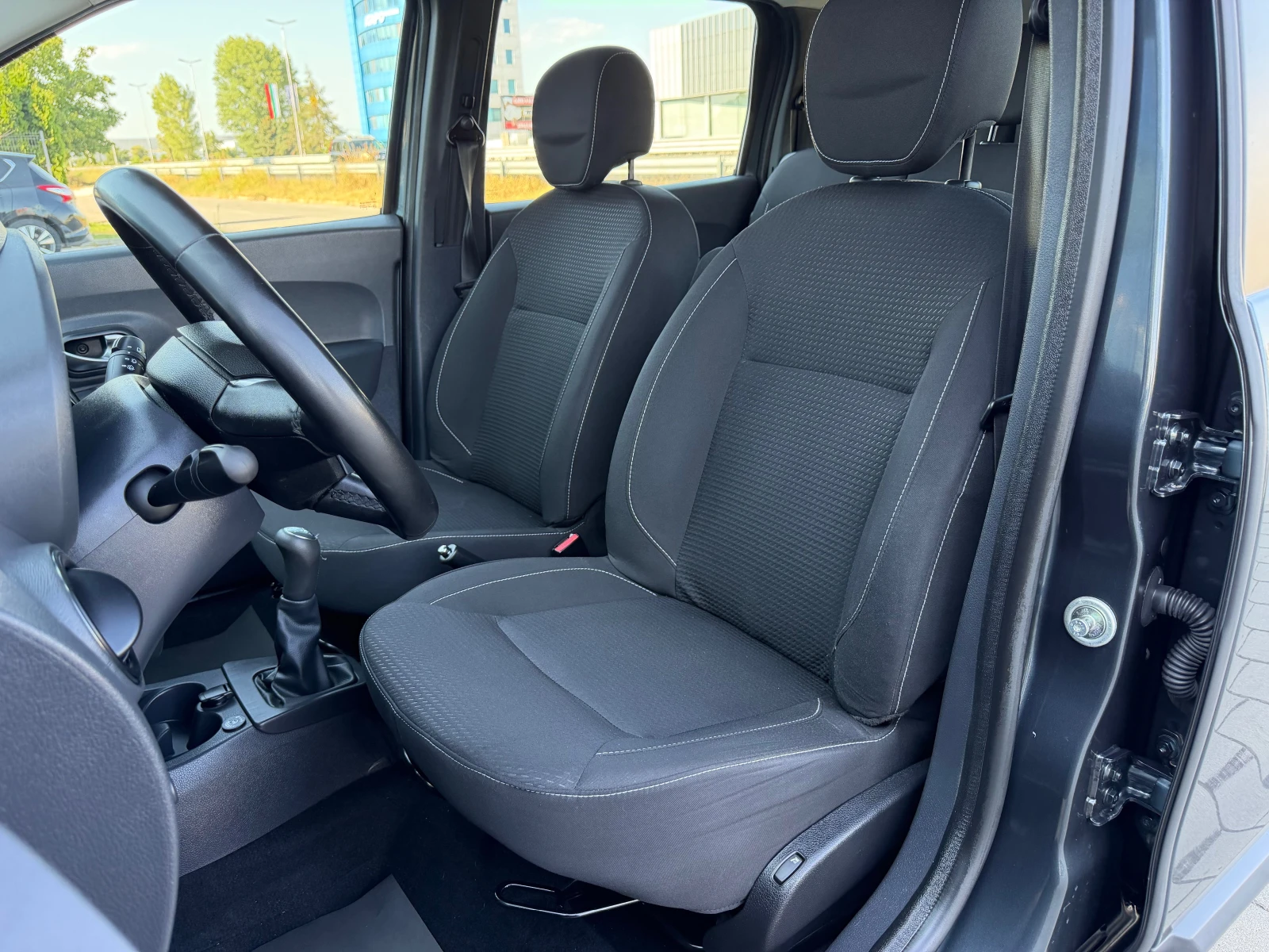 Dacia Lodgy 1.6-ГАЗ-BRC-7МЕСТА-НАВИГАЦИЯ-ПОДГРЕВ-ПАРКТРОНИК, снимка 10 - Автомобили и джипове - 55639152