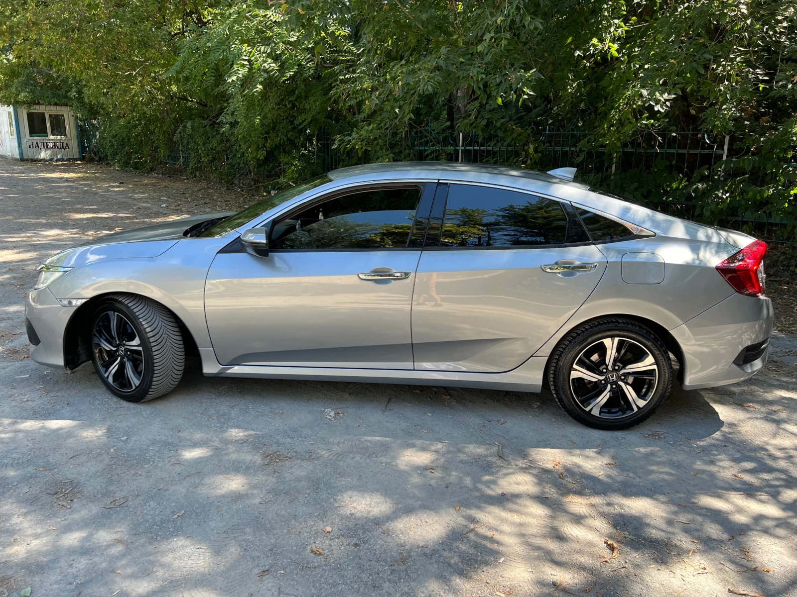 Honda Civic 1.6I-DTEC/120HP/TOP, снимка 9 - Автомобили и джипове - 55787708