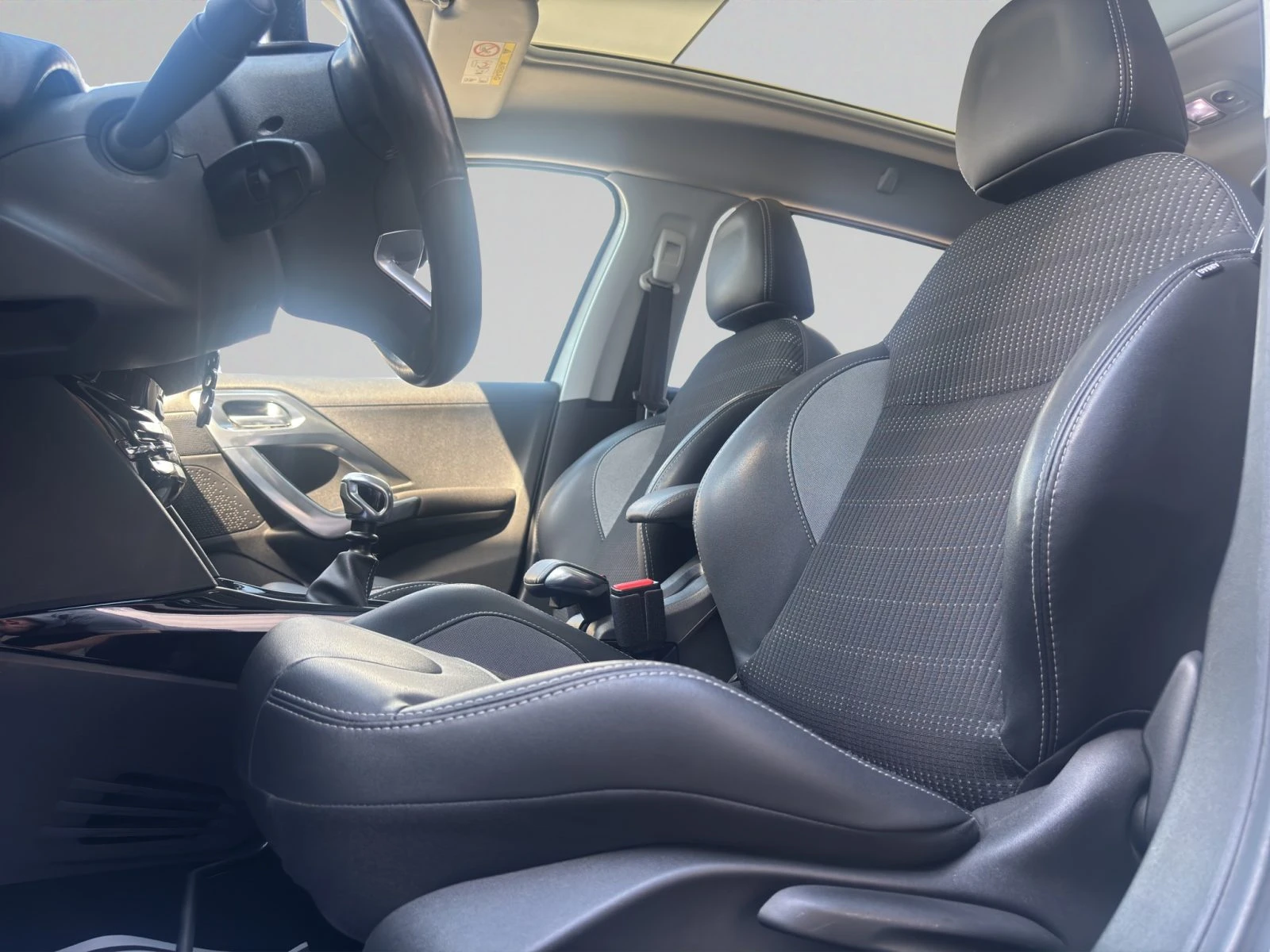Peugeot 2008 ALLURE 1.6 e-HDI 120 STT BVM6 EURO6//KR100115 | Mobile.bg � ����������� 10