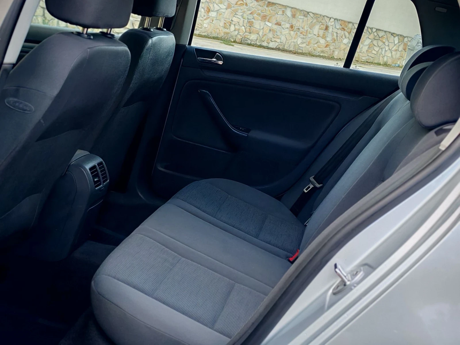 VW Golf 1.9TDI(90)* КЛИМАТРОНИК* НОВ ВНОС* , снимка 15 - Автомобили и джипове - 56184271