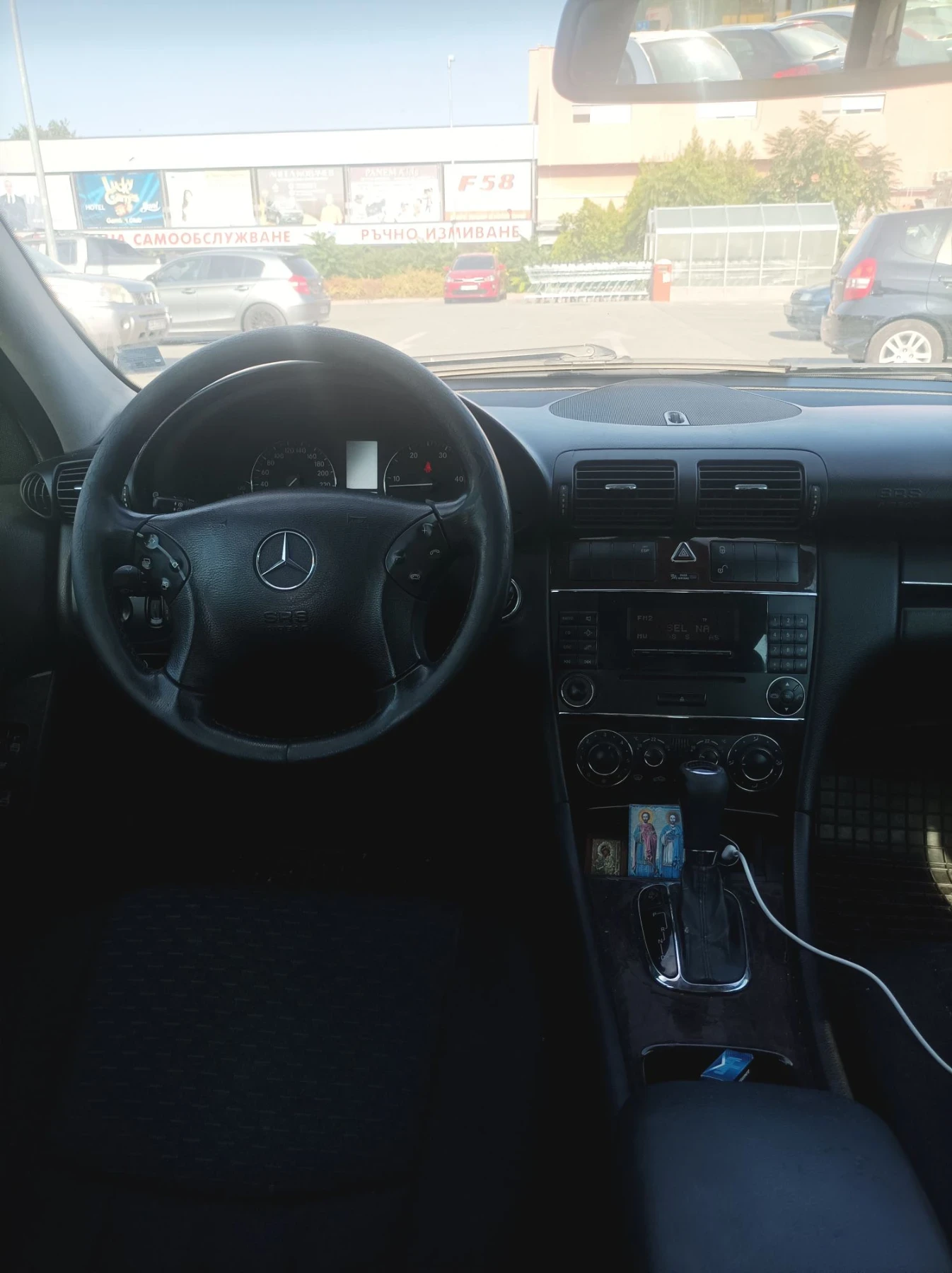 Mercedes-Benz C 220 2.2 CDI, снимка 3 - Автомобили и джипове - 56200275