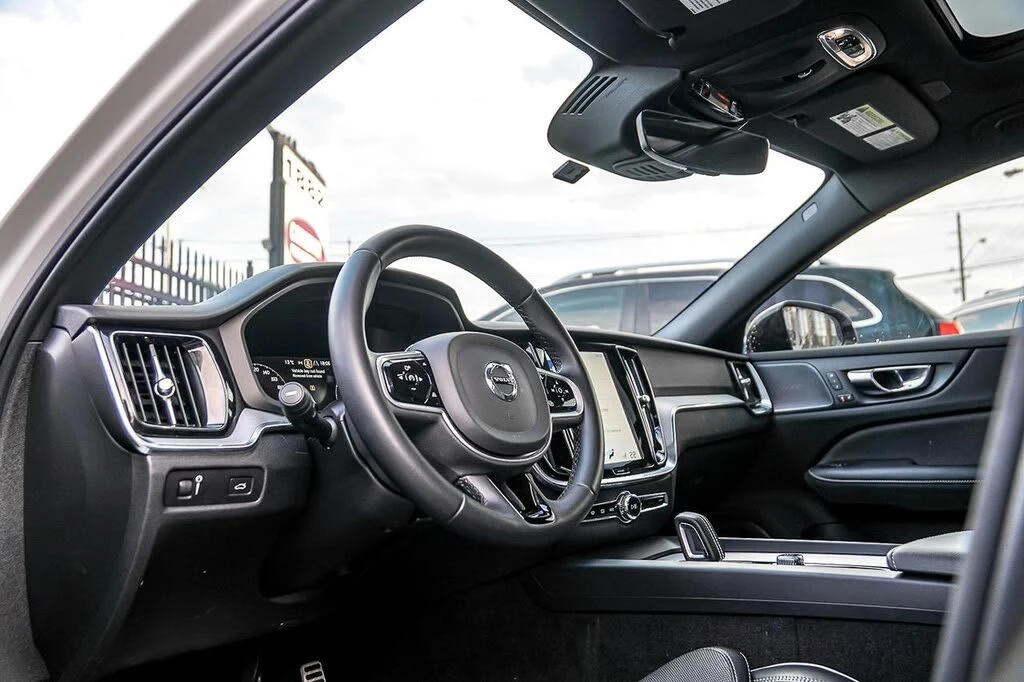 Volvo S60 B5 R-Design AWD/Harman Kardon/360/CRUISE CTRL/PANO, снимка 11 - Автомобили и джипове - 56202853